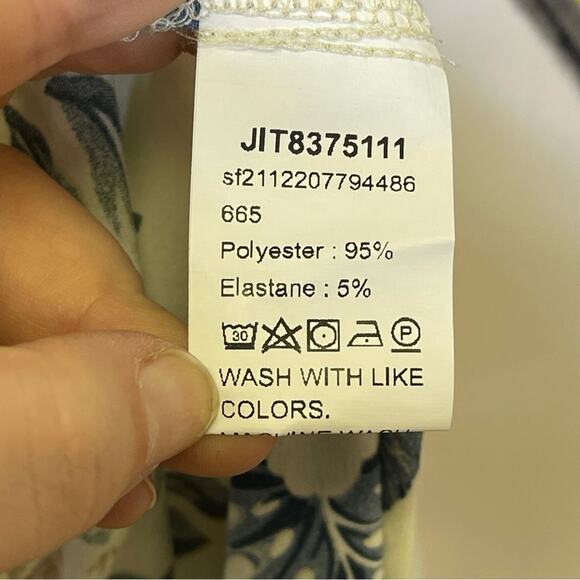 SHEIN, Floral Skirt. Size 3XL. Elastic Waist, Scoop Hem. Excellent condition! - Picture 5 of 6